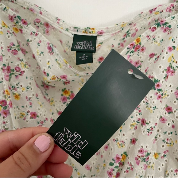 NEW Floral Eyelet Puff Sleeve Top Sz Medium Wild Fable Target - Picture 2 of 6